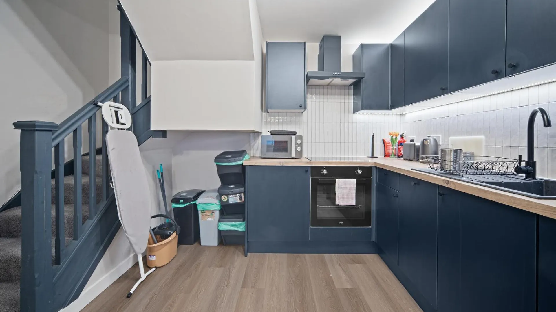 Апартаменты Modern Escape Fast Wifi 2 Minute Walk To Centre Кардифф