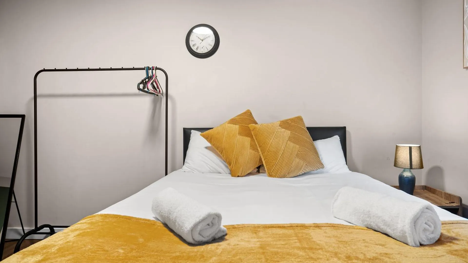 Апартаменты Modern Escape Fast Wifi 2 Minute Walk To Centre Кардифф